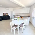 Apartment Ilenia Murter