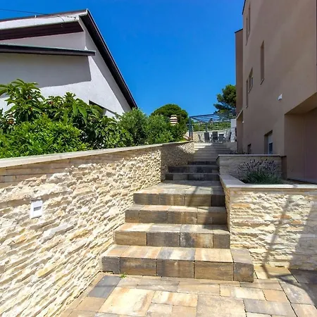 Apartment Ilenia Murter