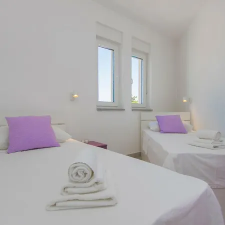 Ilenia Apartment *