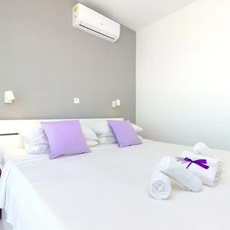 Apartment Ilenia Murter