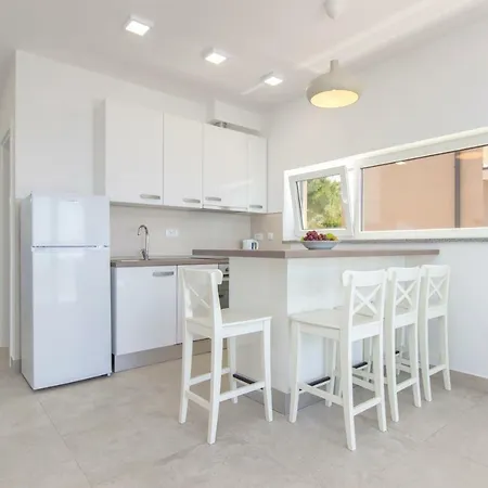 Apartment Ilenia Murter