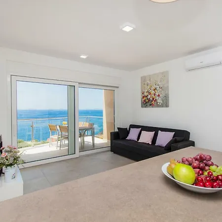 Ilenia Apartment *