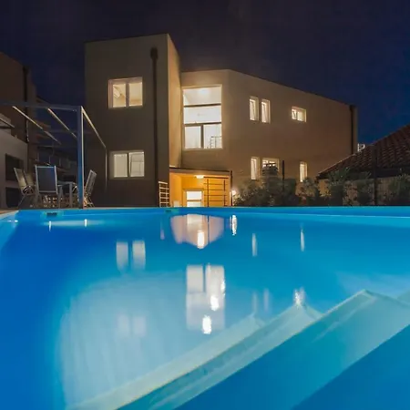 Ilenia Apartment Murter