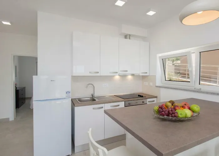 Ilenia Apartamento Murter