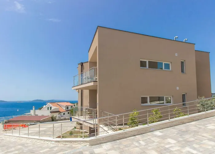 Ilenia Apartamento Murter