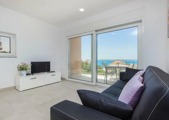 Ilenia Apartamento Murter