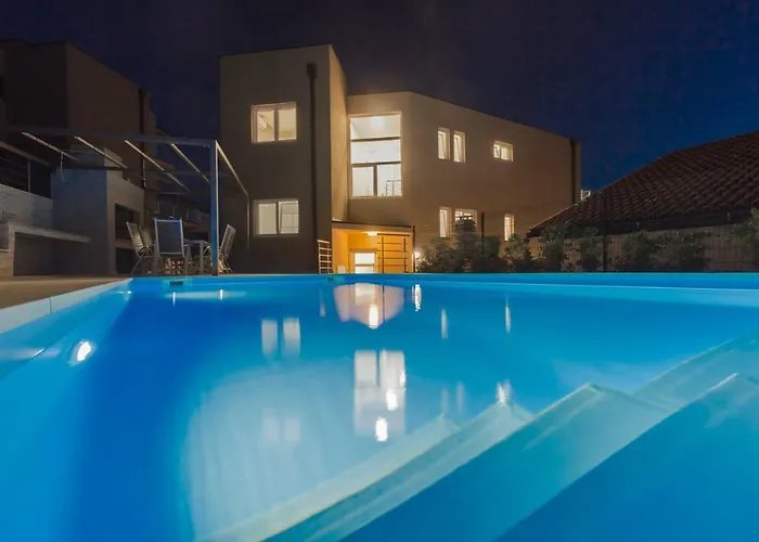 Ilenia Apartamento Murter